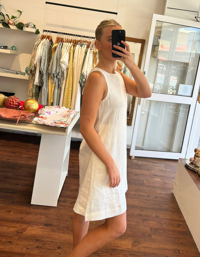 Apex A Line Sleeveless Shift Dress in White