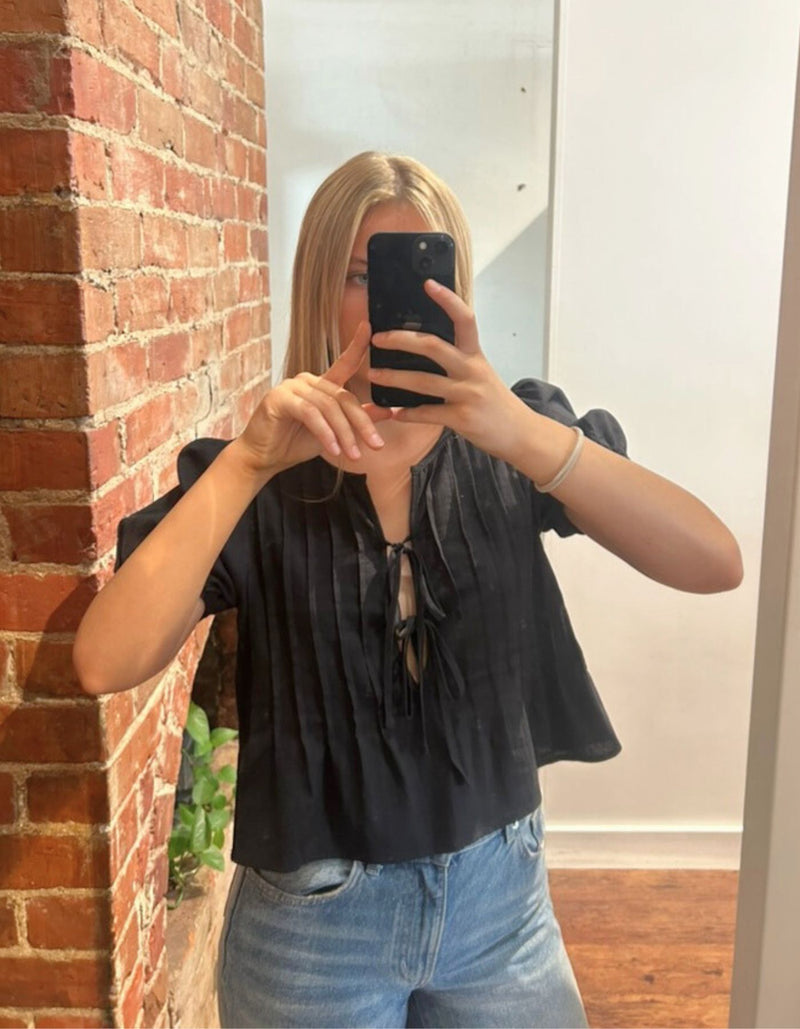 Sia Short Sleeve Front Tie Pleat Top in Black Cotton